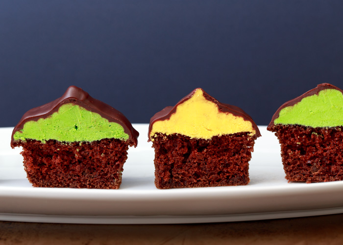 Rainbow Inside-Out Faux Hostess Hi-Hat Cupcakes  |  Lemon & Mocha