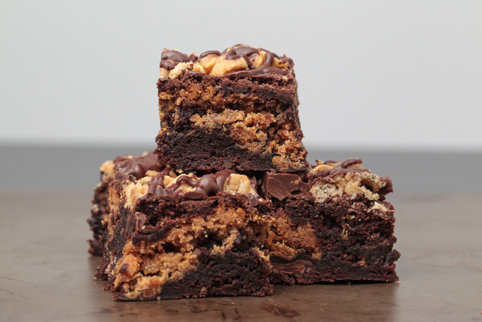 Chocolate Drizzled Peanut Butter Crunch Chocolate Brownies  |  Lemon & Mocha