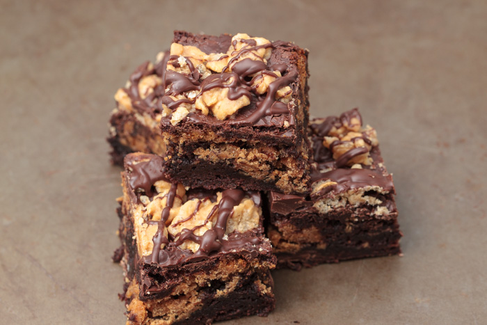 Chocolate Drizzled Peanut Butter Crunch Chocolate Brownies  |  Lemon & Mocha