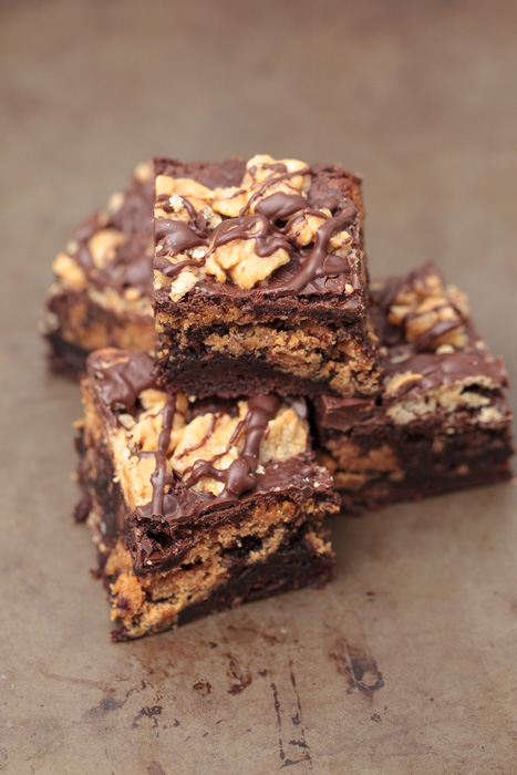 Chocolate Drizzled Peanut Butter Crunch Chocolate Brownies  |  Lemon & Mocha