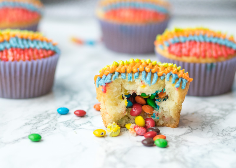 Funfetti Mini M&M Piñata Cupcakes  |  Lemon & Mocha