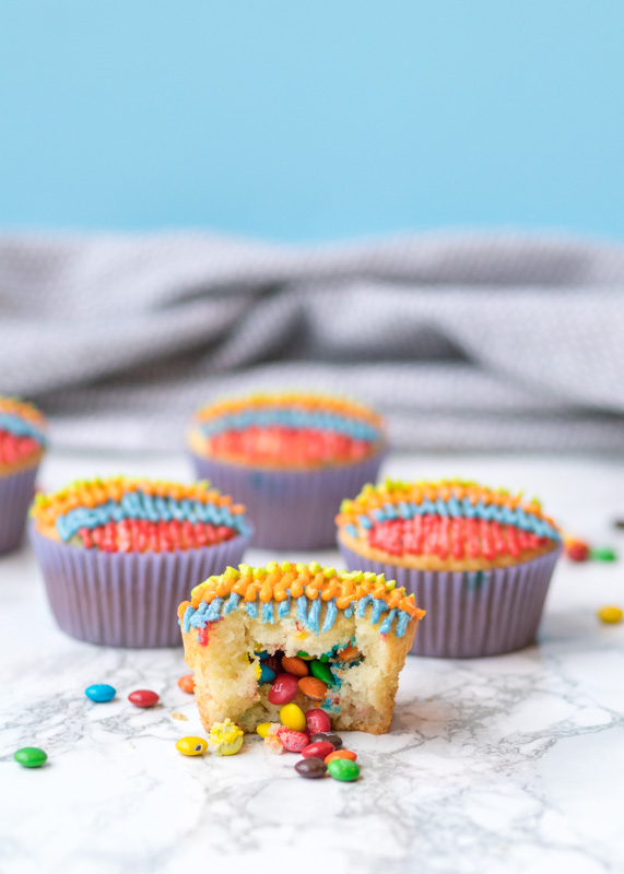 Funfetti Mini M&M Piñata Cupcakes  |  Lemon & Mocha