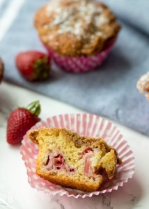 Strawberry Rhubarb Crumble Muffins  |  Lemon & Mocha