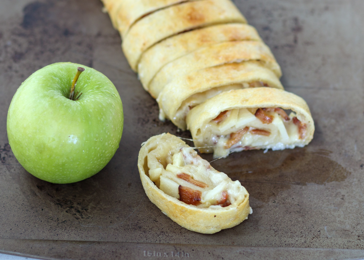 Apple, Bacon and Brie Bread  |  Lemon & Mocha