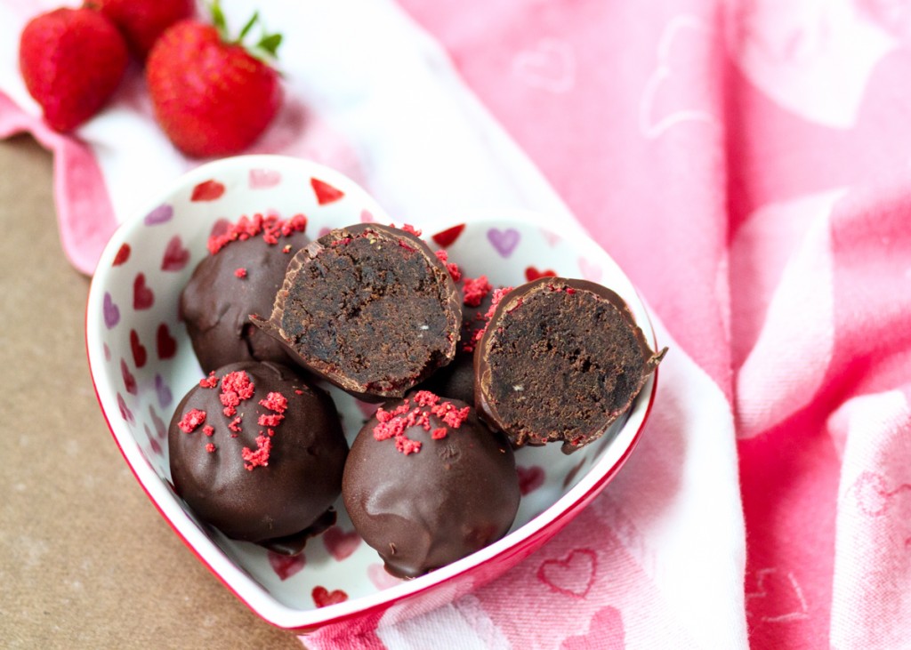 Strawberry Chocolate Ganache Cake Balls  |  Lemon & Mocha