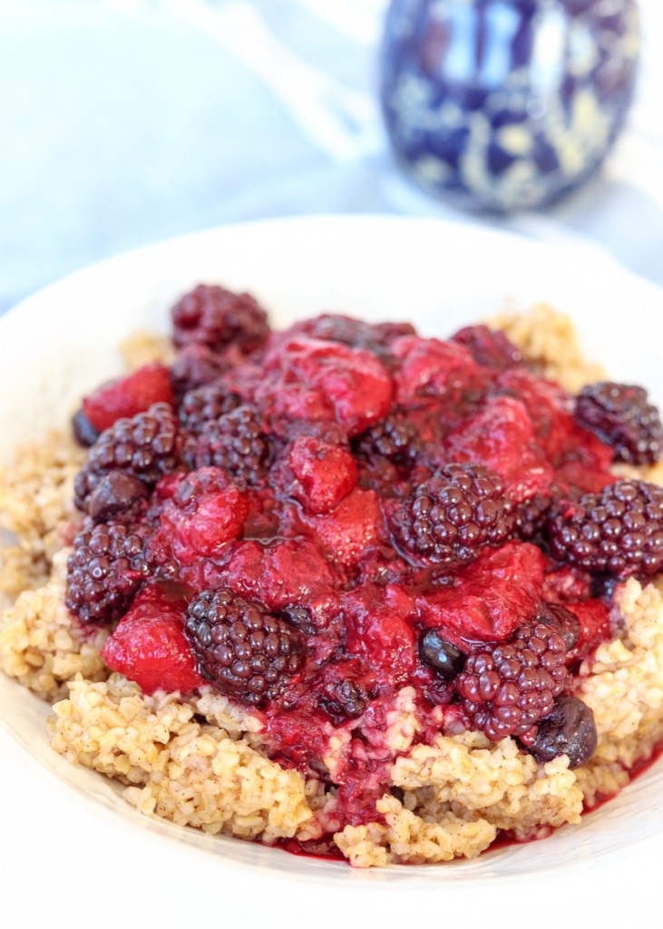 Breakfast Bulgur with Warm Berries