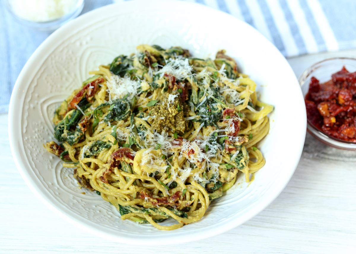 Healthy Creamy Pesto Pasta with Zucchini, Spinach and Sun-dried Tomatoes  |  Lemon & Mocha