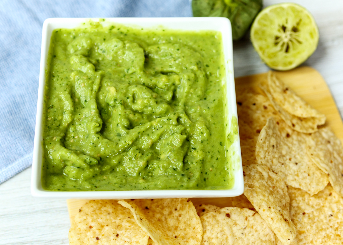 Tomatillo Guacamole  |  Lemon & Mocha