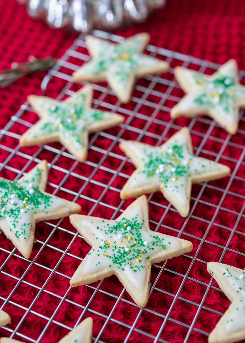 Lemon Rosemary Sugar Cookies  |  Lemon & Mocha