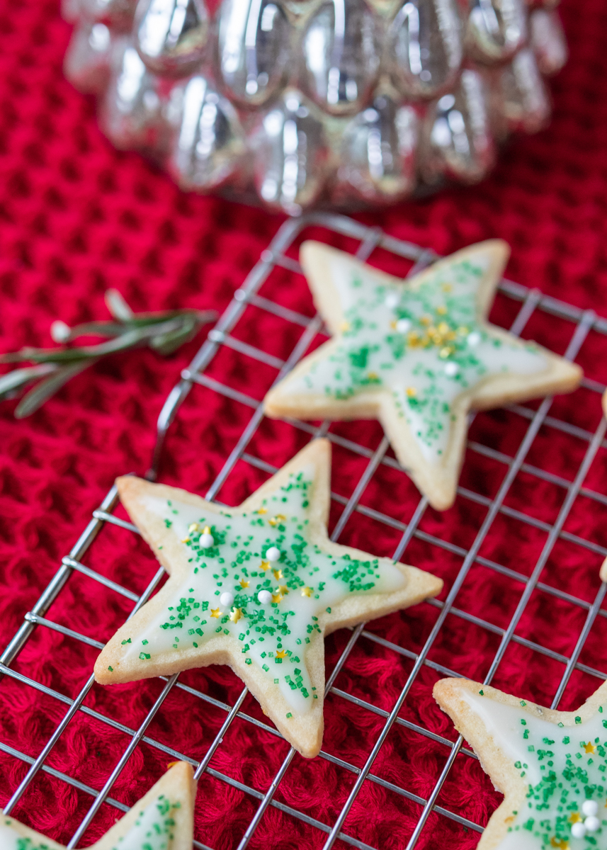 Lemon Rosemary Sugar Cookies  |  Lemon & Mocha